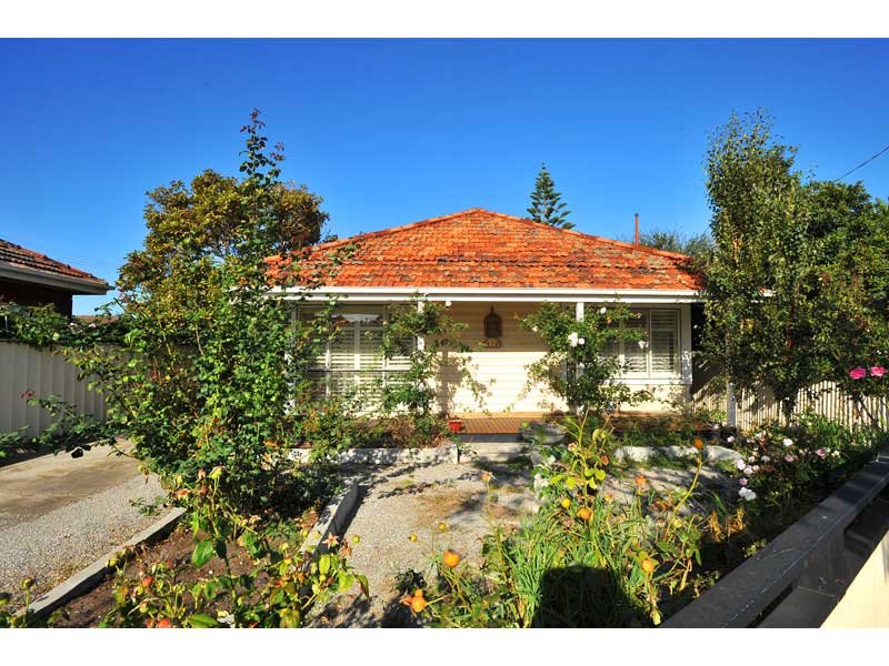 176 Douglas Parade, Williamstown, Vic 3016 Property Details