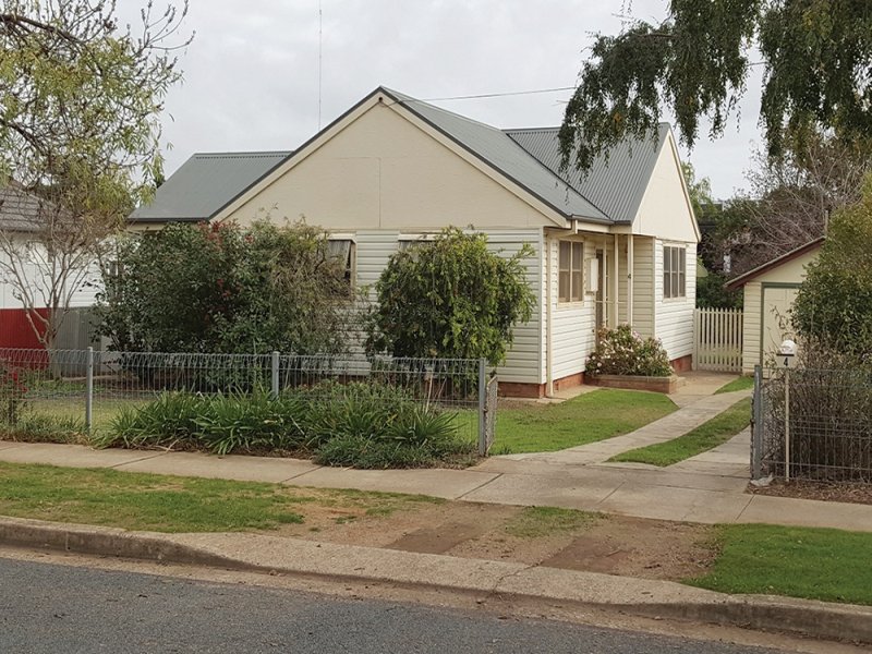 4 Cullen Road, Wagga Wagga, NSW 2650