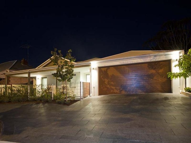 198 Hampton Road, Beaconsfield, WA 6162