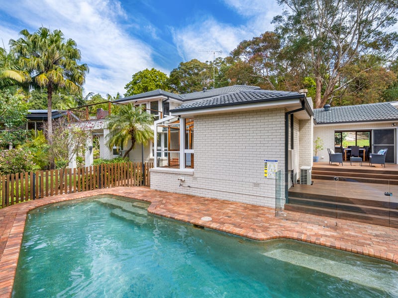 18 Hillside Avenue, St Ives Chase, NSW 2075