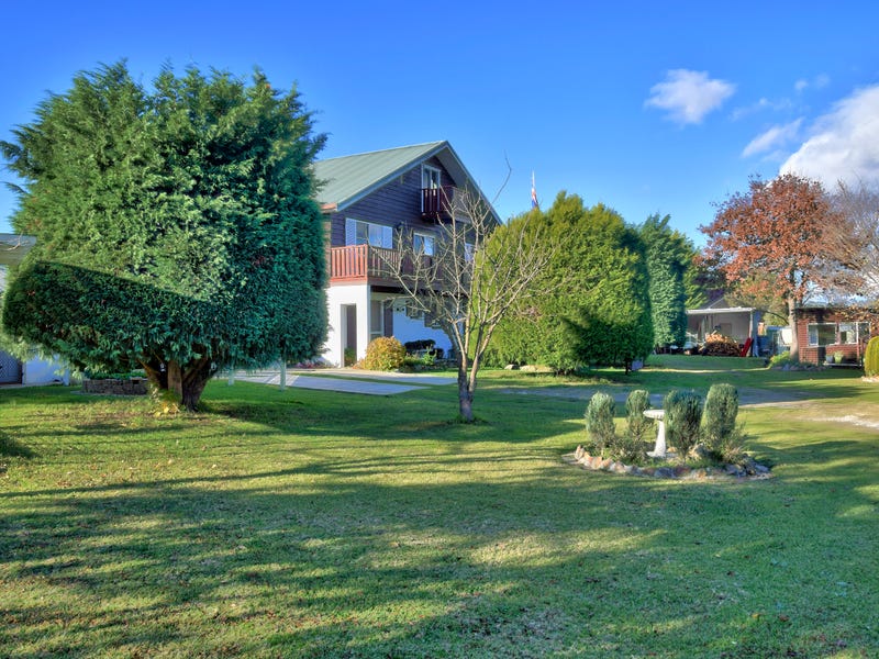 4 Martin Street, Tenterfield, NSW 2372 House for Sale