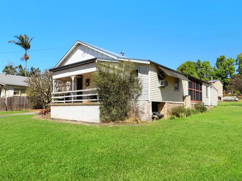 10 Cary Street, Wyoming, NSW 2250