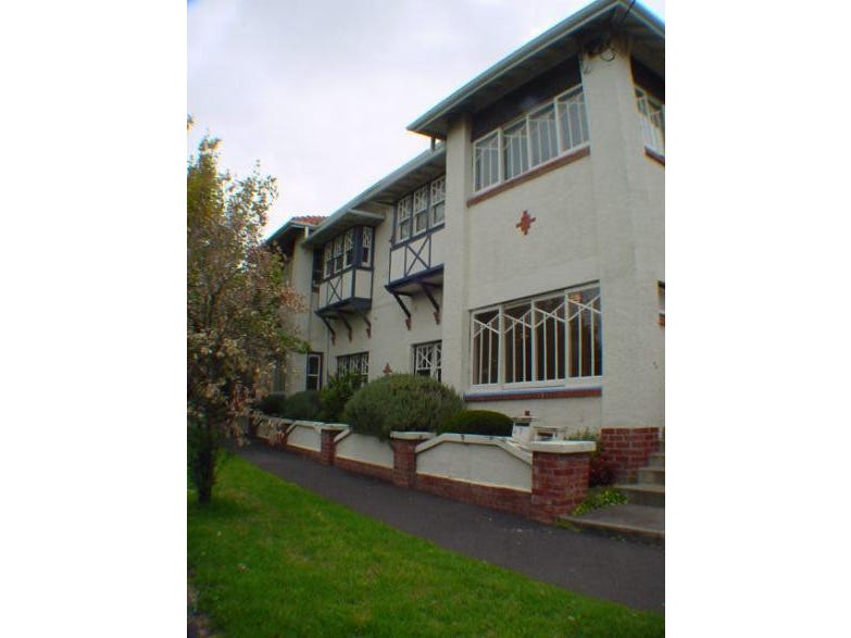 2/7 Byrne Avenue, Elwood, VIC 3184