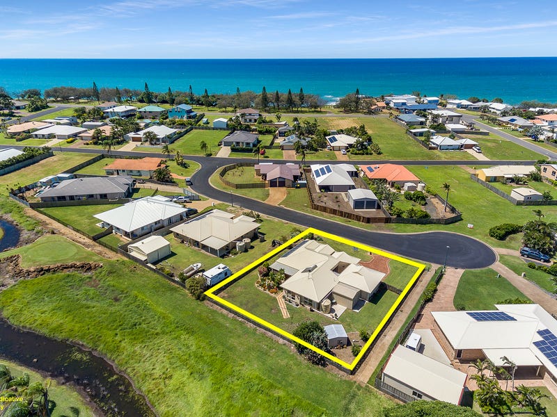 8 Blake Close, Coral Cove, Qld 4670 House for Sale