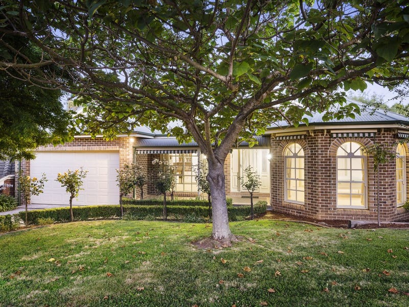 74 Alpine Way, Kilsyth, Vic 3137 Property Details