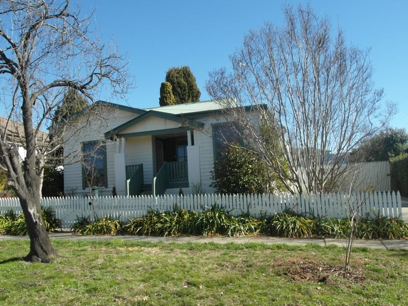 32 Thorpe Avenue, Queanbeyan, NSW 2620