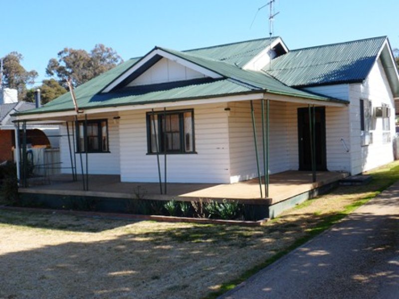 27 East Street, Canowindra, NSW 2804