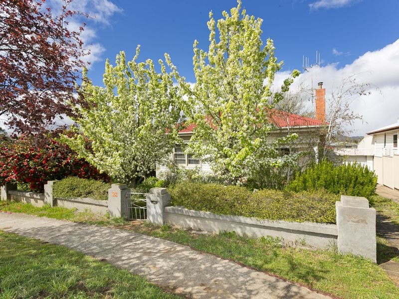 24 McIntosh Street, Queanbeyan, NSW 2620 Property Details