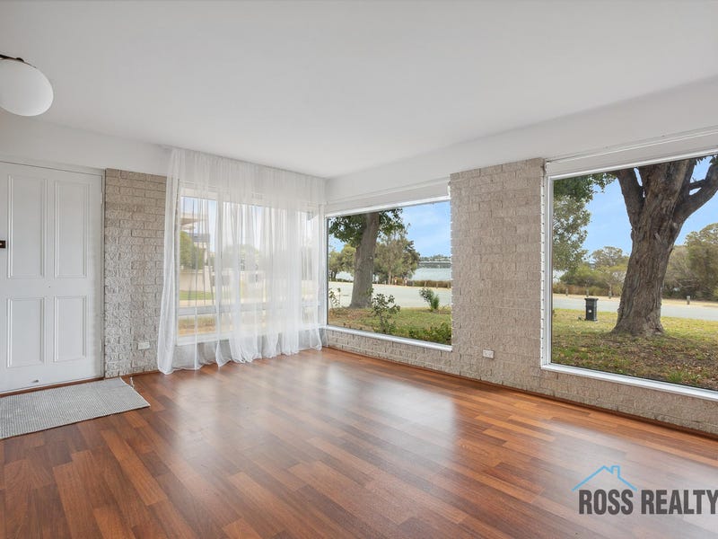 93 Riverton Drive W, Rossmoyne, WA 6148