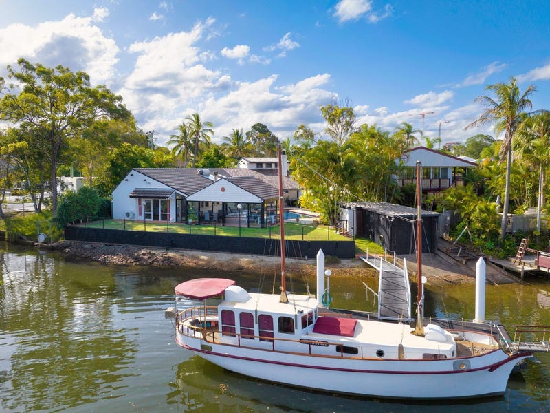 3 Brighton Parade, Southport, QLD 4215