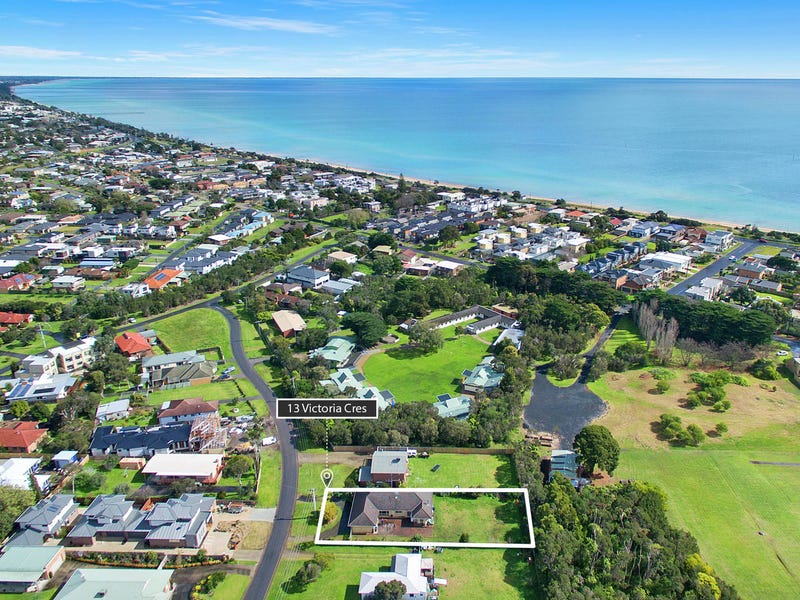 13 Victoria Cres, Safety Beach, VIC 3936