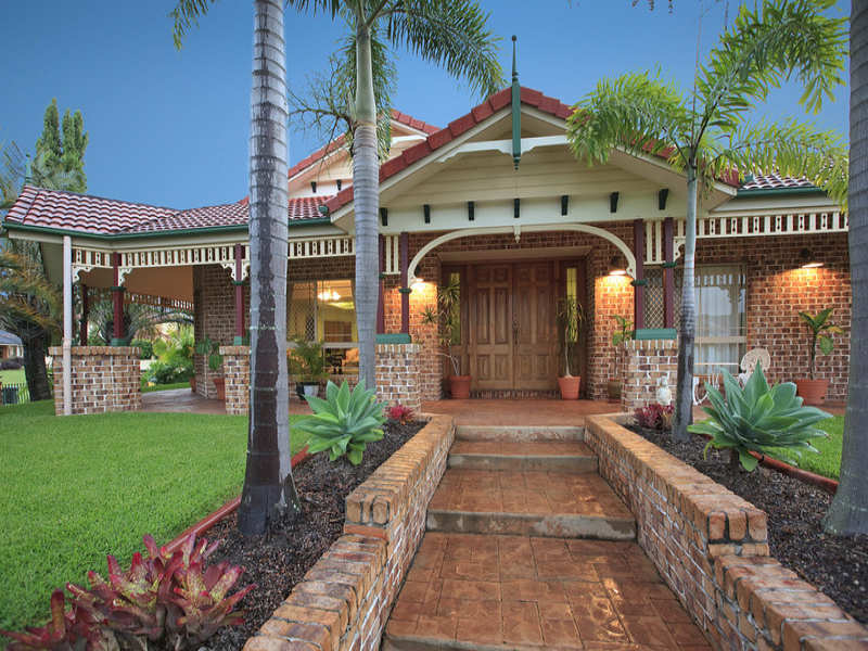 37 Amersham Crescent, Carindale, Qld 4152 Property Details