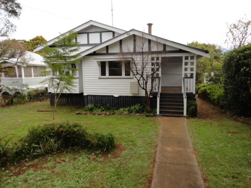 85 Lindsay Street, East Toowoomba, QLD 4350