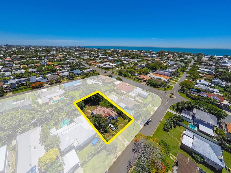 56 Arthur Street, Woody Point, Qld 4019