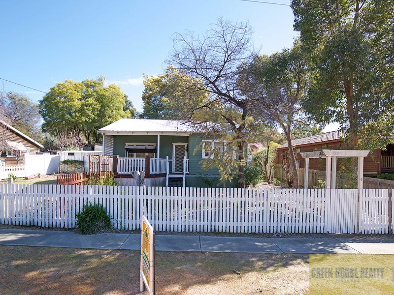 9 Marginata Crescent, Dwellingup, WA 6213 Property Details