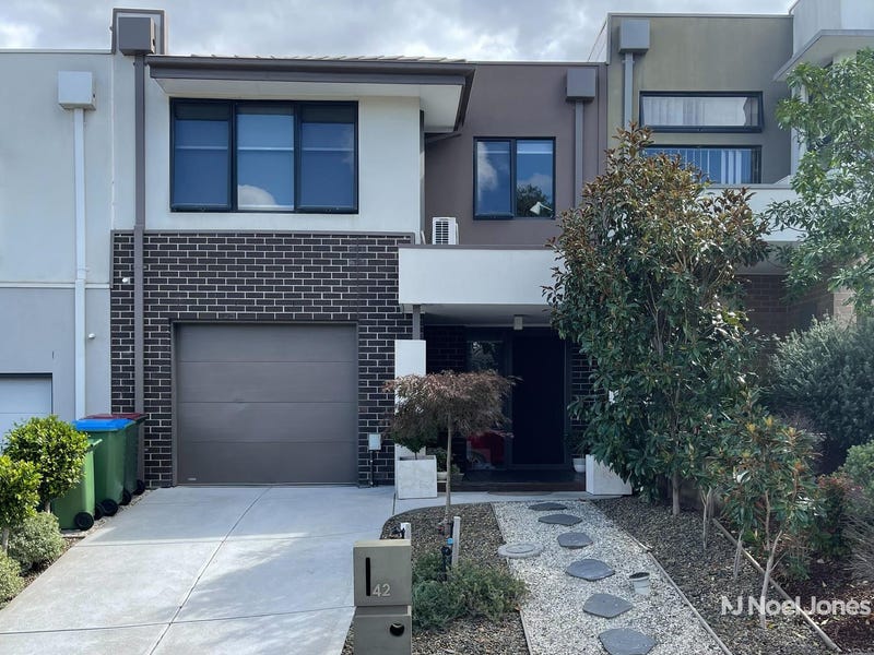 42 Evans Drive, Croydon, Vic 3136 Property Details