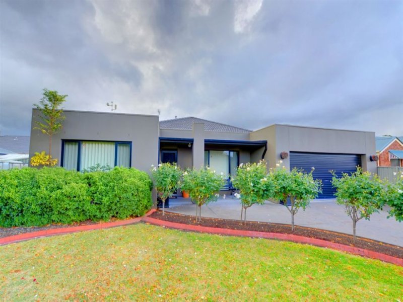 6 Hanwood Close, Vic 3356 Property Details