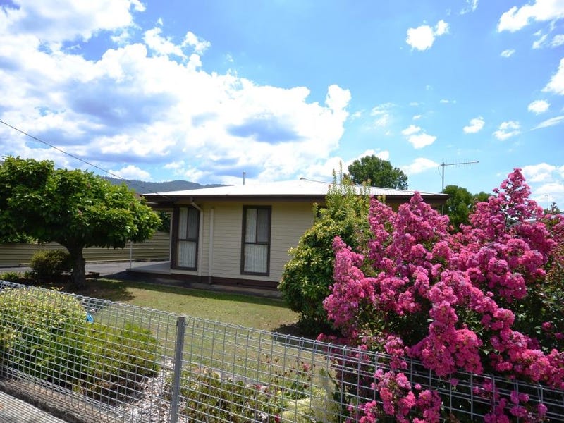 83 Lakeside Avenue, Mount Beauty, VIC 3699