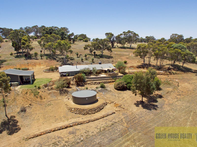 122 O'Connell Road, Wandering, WA 6308 Property Details