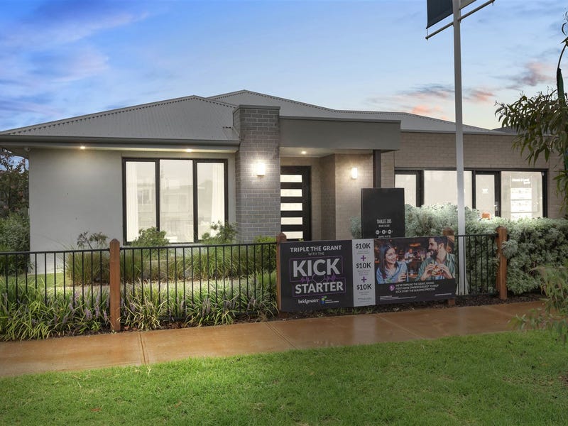 10 Wiltshire Boulevard, Thornhill Park, VIC 3335