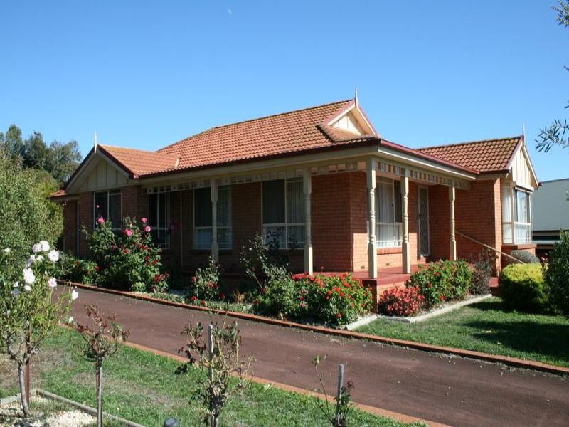 73 Clarke Street, Koroit, Vic 3282 Property Details