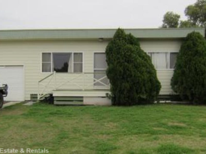 3 College Cres, Dalby, QLD 4405