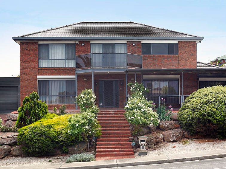 194 Perry Barr Road, Hallett Cove, SA 5158