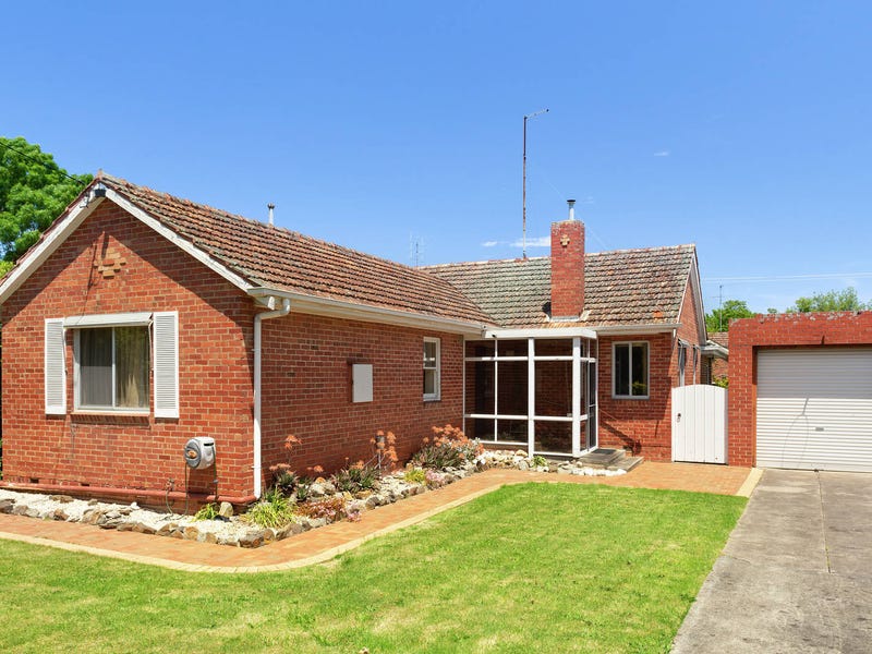 19 Waller Avenue, Newington, Vic 3350 House for Sale