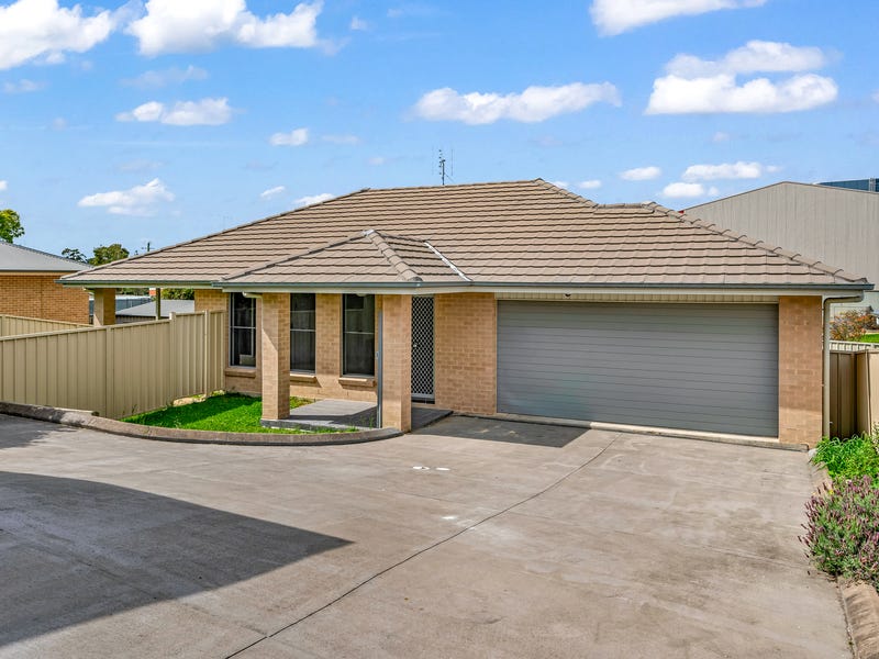 2/12 Fairview Place, Cessnock, NSW 2325 Property Details