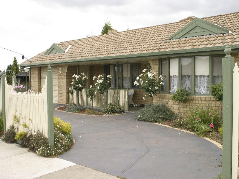 24 Newbold Avenue, Craigieburn, VIC 3064