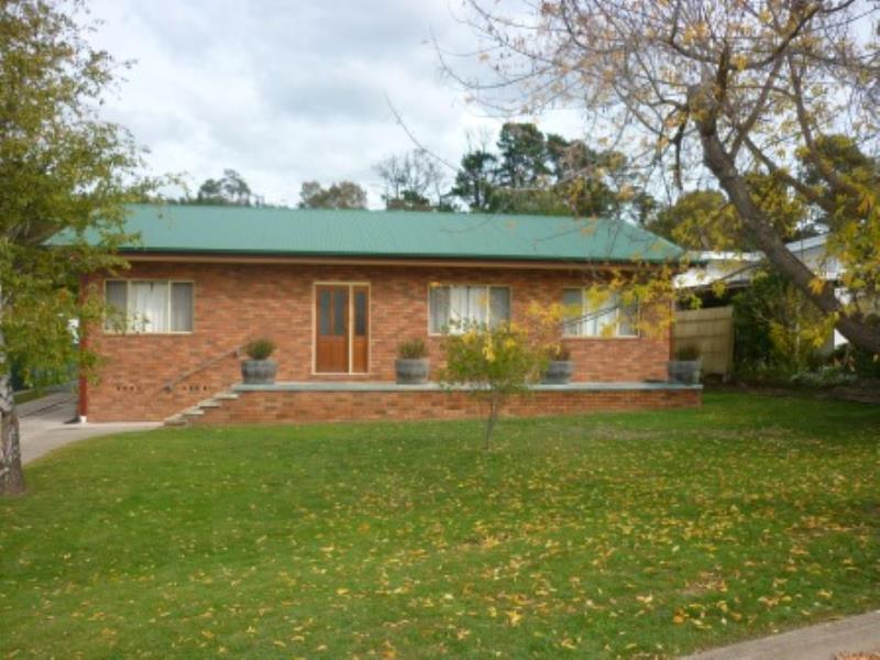 7 Mcdonald Avenue, Cooma, NSW 2630