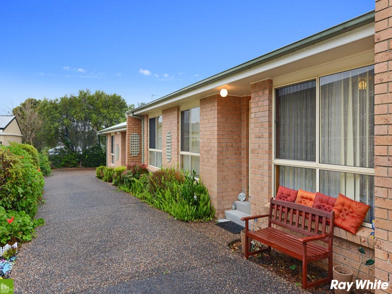 2/65 Griffiths Street, Oak Flats, NSW 2529