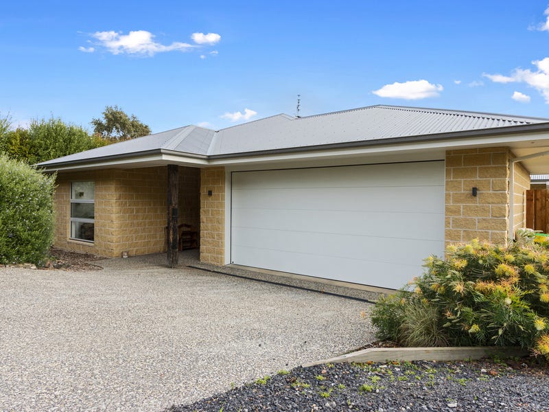 2/13B Worthy Street, Leongatha, Vic 3953 Property Details