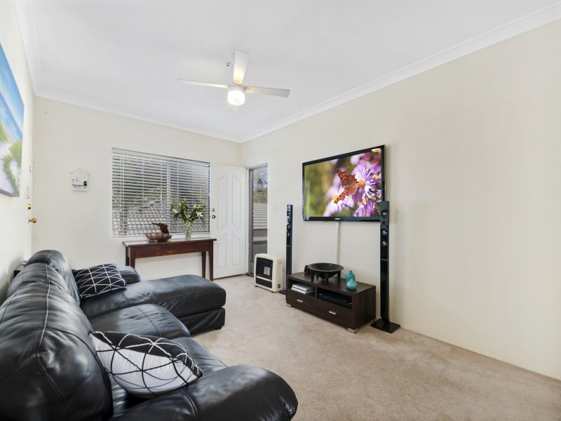 4/4 Gray St, Woonona, NSW 2517 Property Details