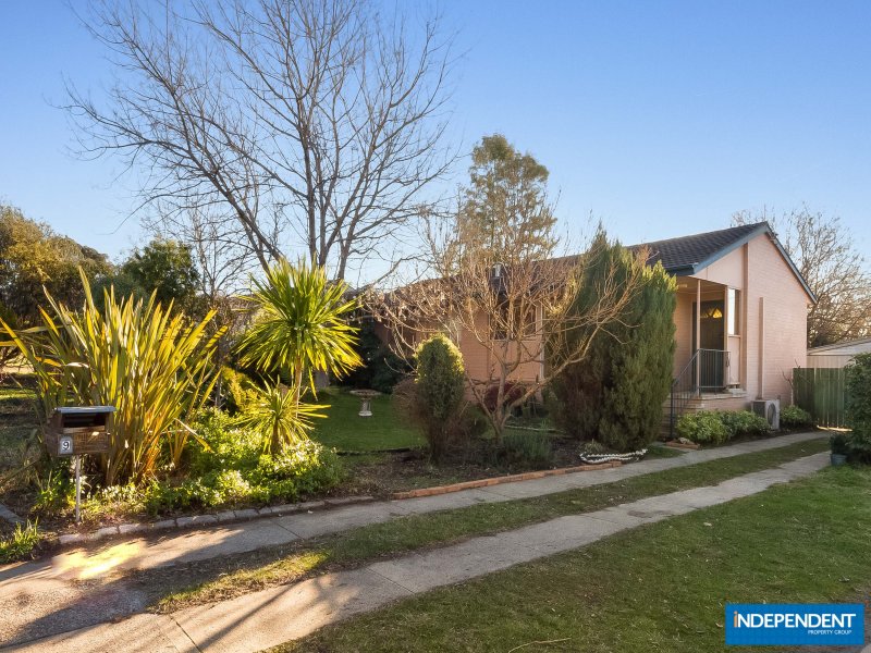 9 Sutton Place, Farrer, ACT 2607 Property Details