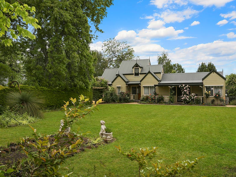 35 Parrott Street, Cobden, Vic 3266 Property Details