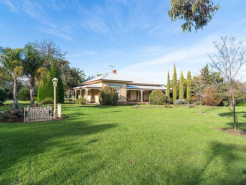 35 Adelaide Road, Strathalbyn, SA 5255 Property Details