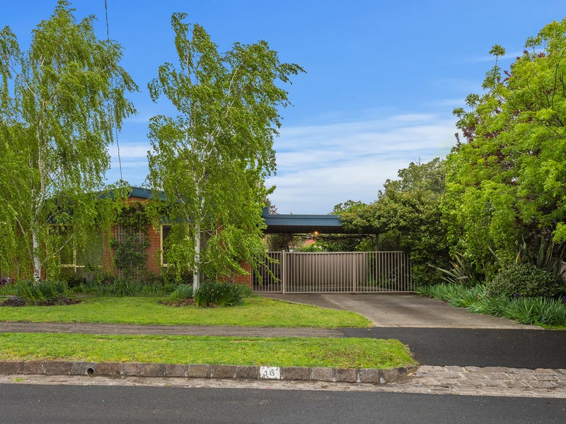16 Sturt Street, VIC 3444