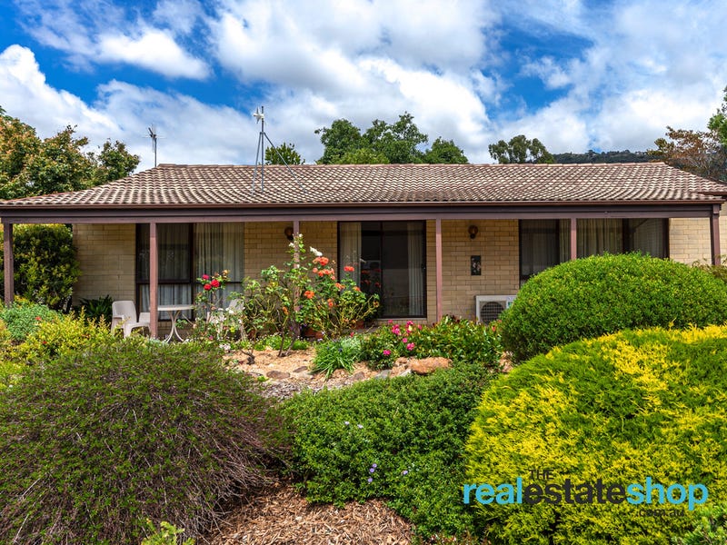 4/4 Hodgson Place, Pearce, ACT 2607 Property Details