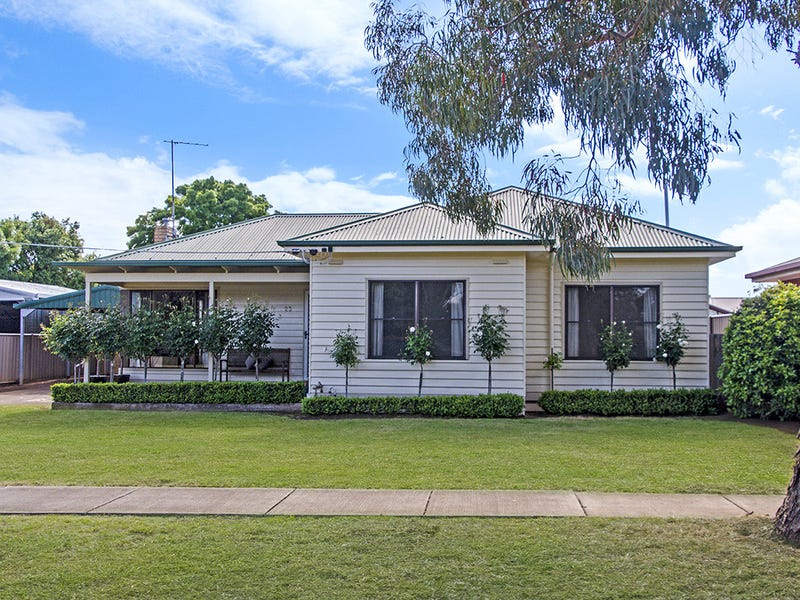 23 Roberts Street Hamilton Vic 3300 Realestate Com Au