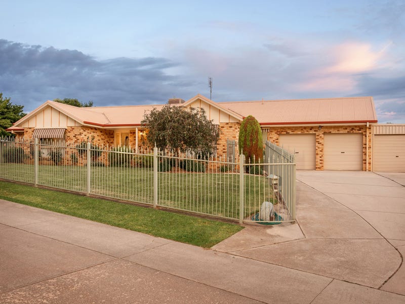 3 Bruno Place, Lavington, NSW 2641 House for Sale