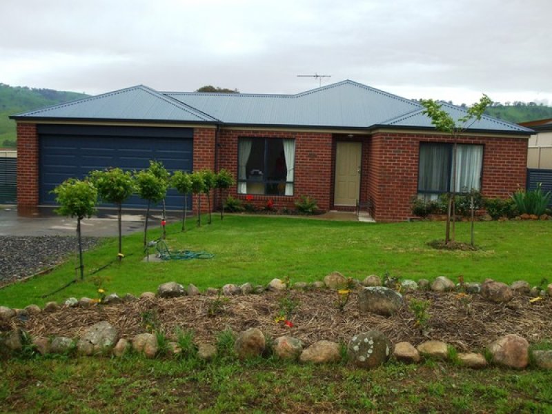 Property 106070833, Tallangatta, Vic 3700 Property Details