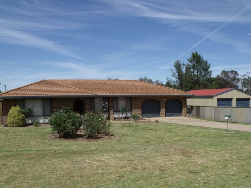 54 Lyall Street, Cowra, NSW 2794 Property Details