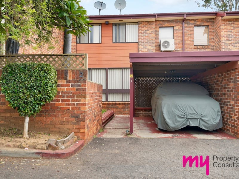2/6 Jacquinot Place, Glenfield, NSW 2167 Property Details