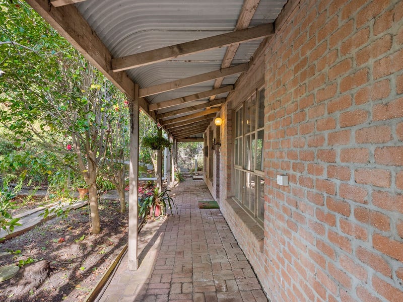 105 Eramosa Road West, Somerville, Vic 3912 Property Details