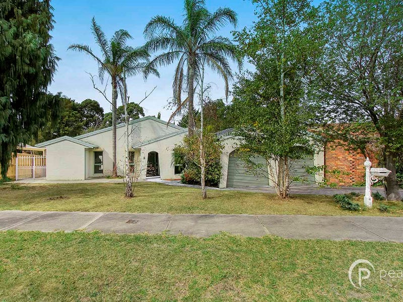 4 Royston Avenue, Berwick, VIC 3806