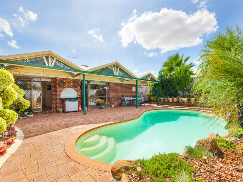 144 Forest Lakes Drive, Thornlie, WA 6108