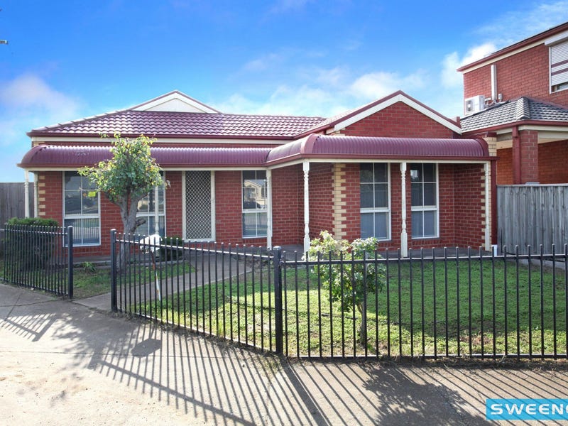 942 Ballarat Road, Deer Park, VIC 3023
