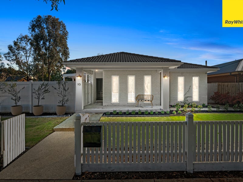 10 Hepburn Avenue, Eynesbury, Vic 3338 Property Details