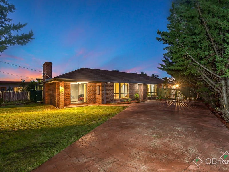 33 Victoria Road Sydenham Vic 3037 Realestate Com Au